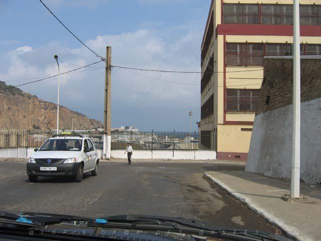 VOYAGE ORAN SEPTEMBRE 2006 73 12 sept. 06 - matin - DESCENTE VERS LA MARINE.JPG